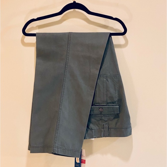 🌟HP🌟NWT Olive Green Dockers Iconic Flat front Straight Leg Cargo Pants 36 x 30 - Picture 2 of 10